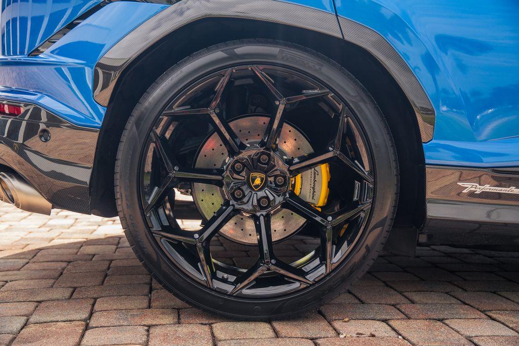 صورة 13 لـ 2024 Lamborghini URUS PERFORMANTE