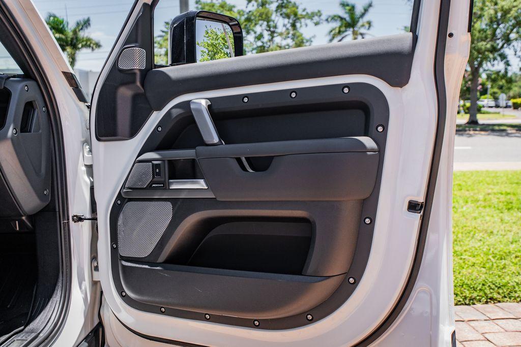 2024 LAND Rover DEFENDER P400 X-DYNAMIC SE — фото 31