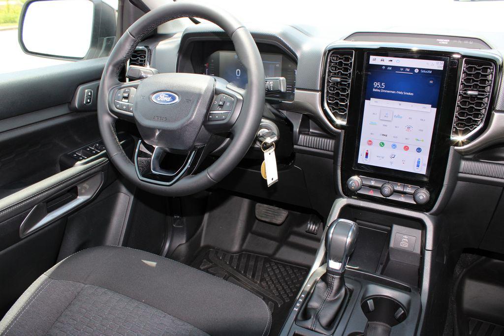 صورة 8 لـ 2025 FORD RANGER XLT