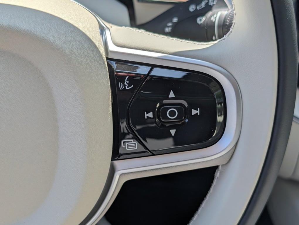 New 2026 Volvo XC60 B5 Ultra