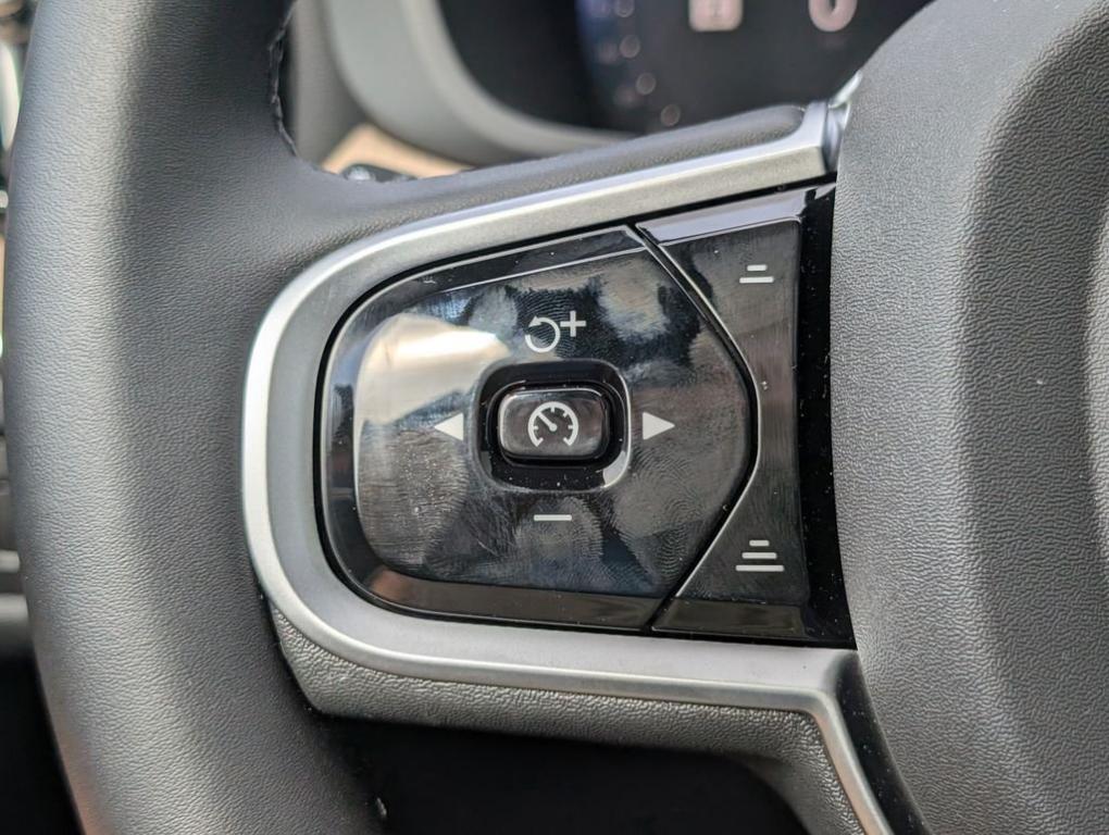 2026 Volvo XC60 B5 PLUS — миниатюра 24