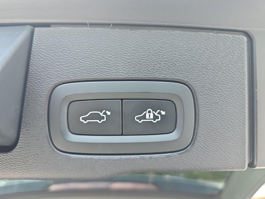 2023 Volvo XC60 B5 ULTIMATE BRIGHT THEME — миниатюра 23