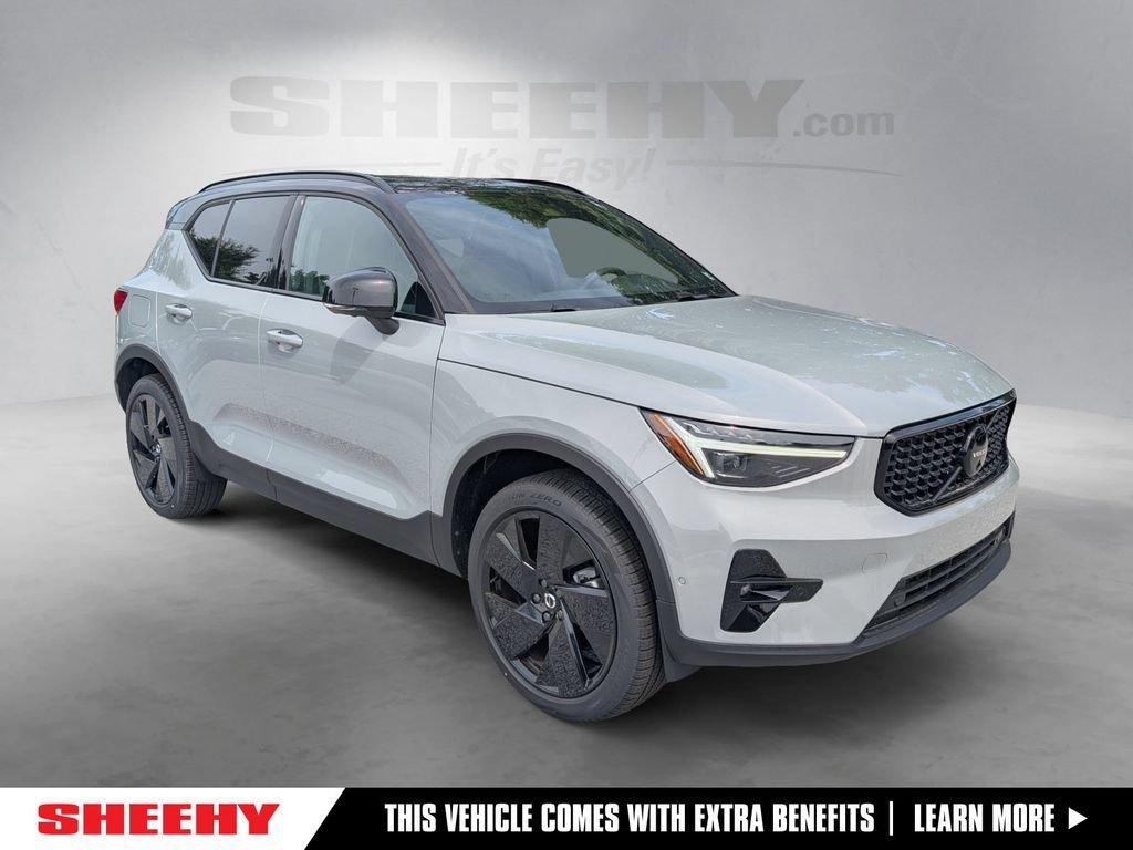 New 2026 Volvo XC40 B5 Ultra Black Edition