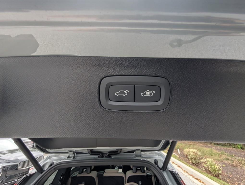 2026 Volvo XC90 B6 PLUS 7-SEATER thumbnail 7
