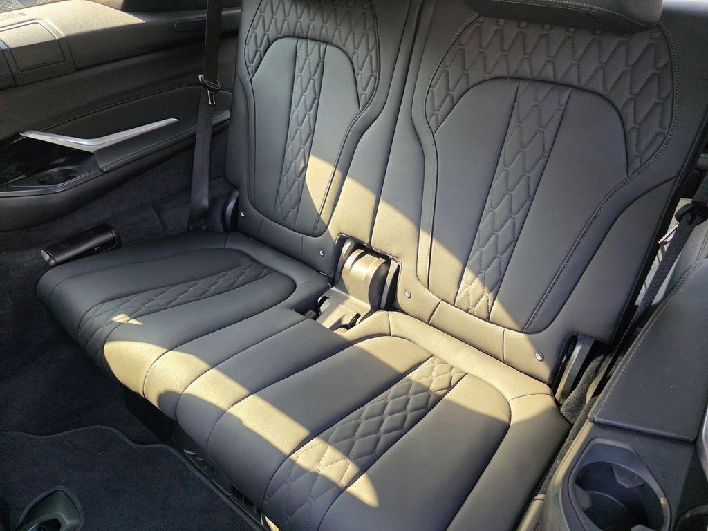 2024 BMW X7 M60I — миниатюра 16