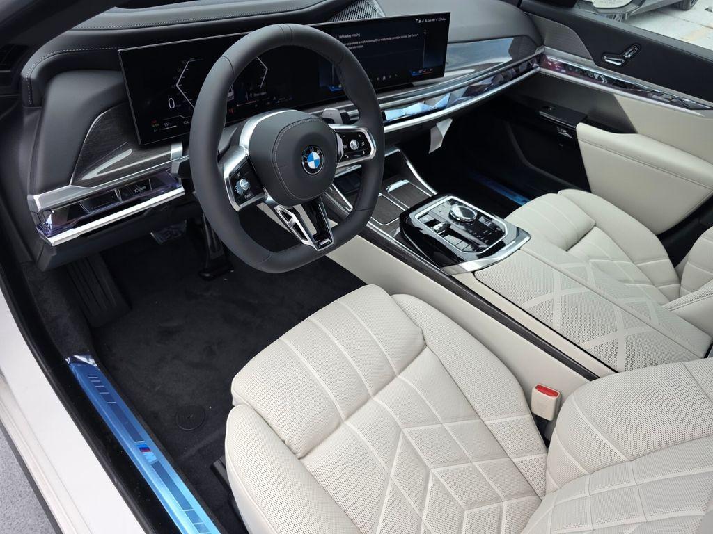 صورة 8 لـ 2026 BMW 740 I XDRIVE