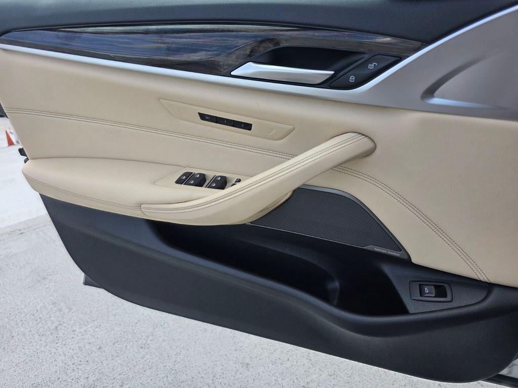 صورة مصغرة 25 لـ 2023 BMW 530 I