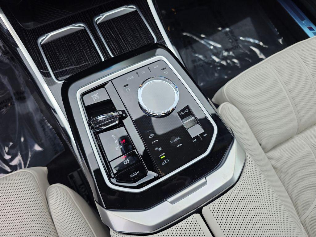 2026 BMW 750E XDRIVE — миниатюра 15