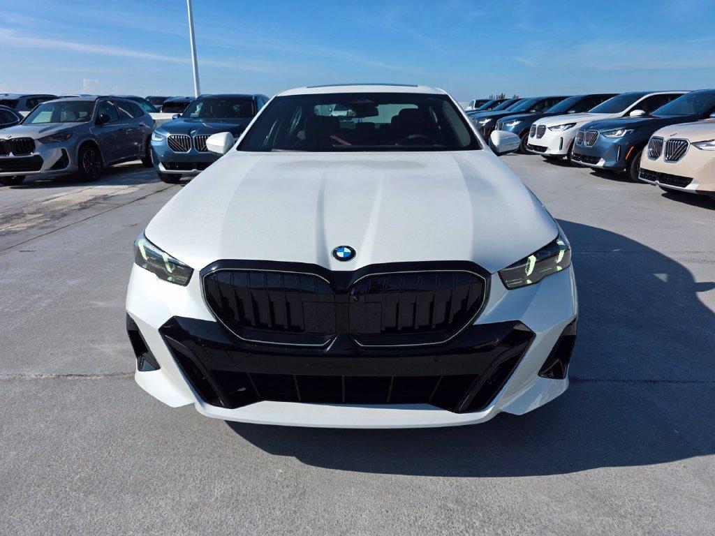 2027 BMW 530 I — миниатюра 2