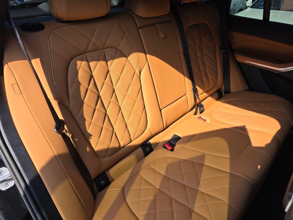 صورة مصغرة 26 لـ 2025 BMW X5 SDRIVE40I
