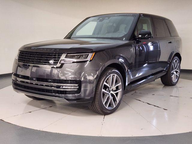New 2026 Land Rover Range Rover P550e SE