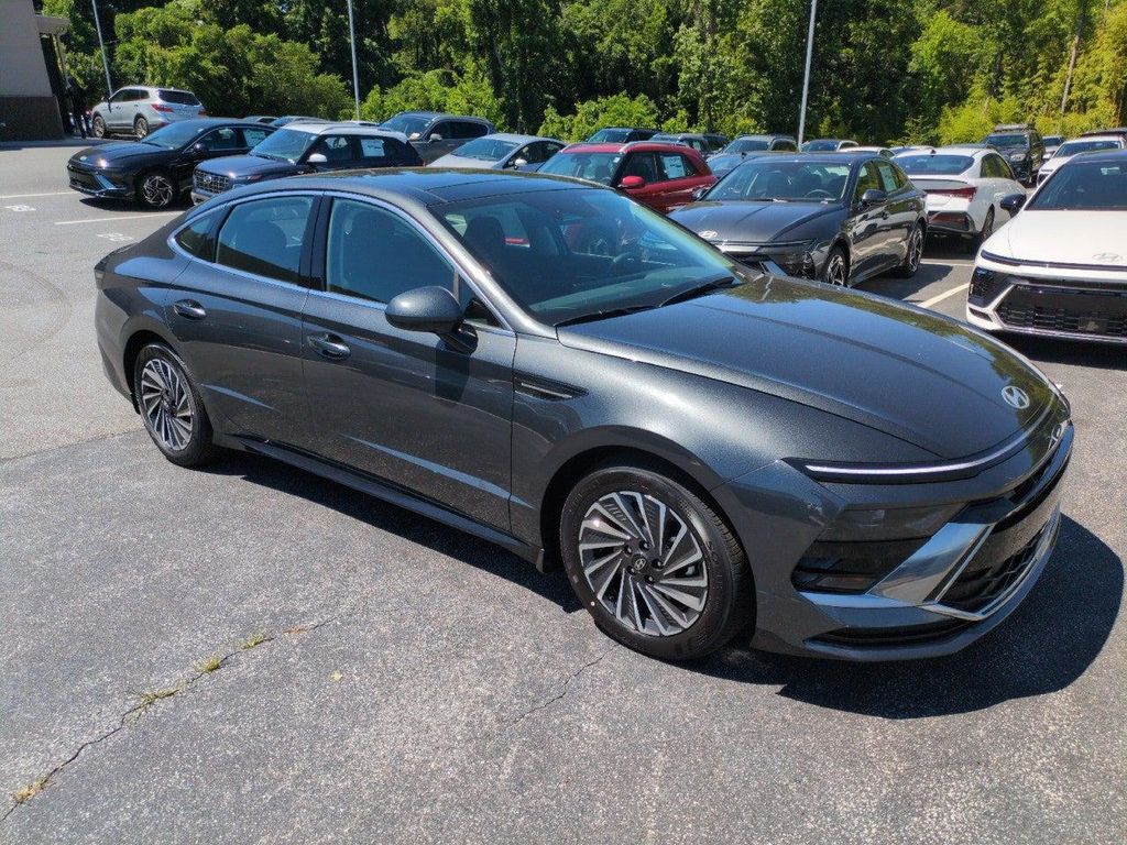 New 2026 Hyundai SONATA Hybrid SE
