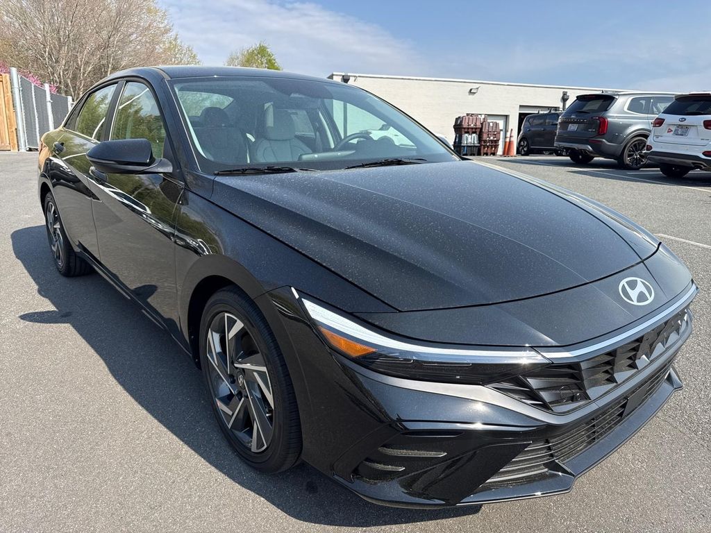 New 2026 Hyundai ELANTRA Limited