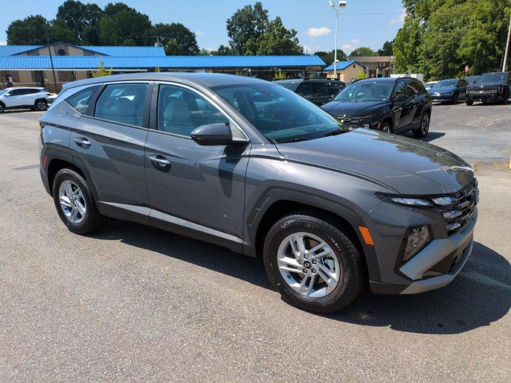 New 2026 Hyundai TUCSON SE