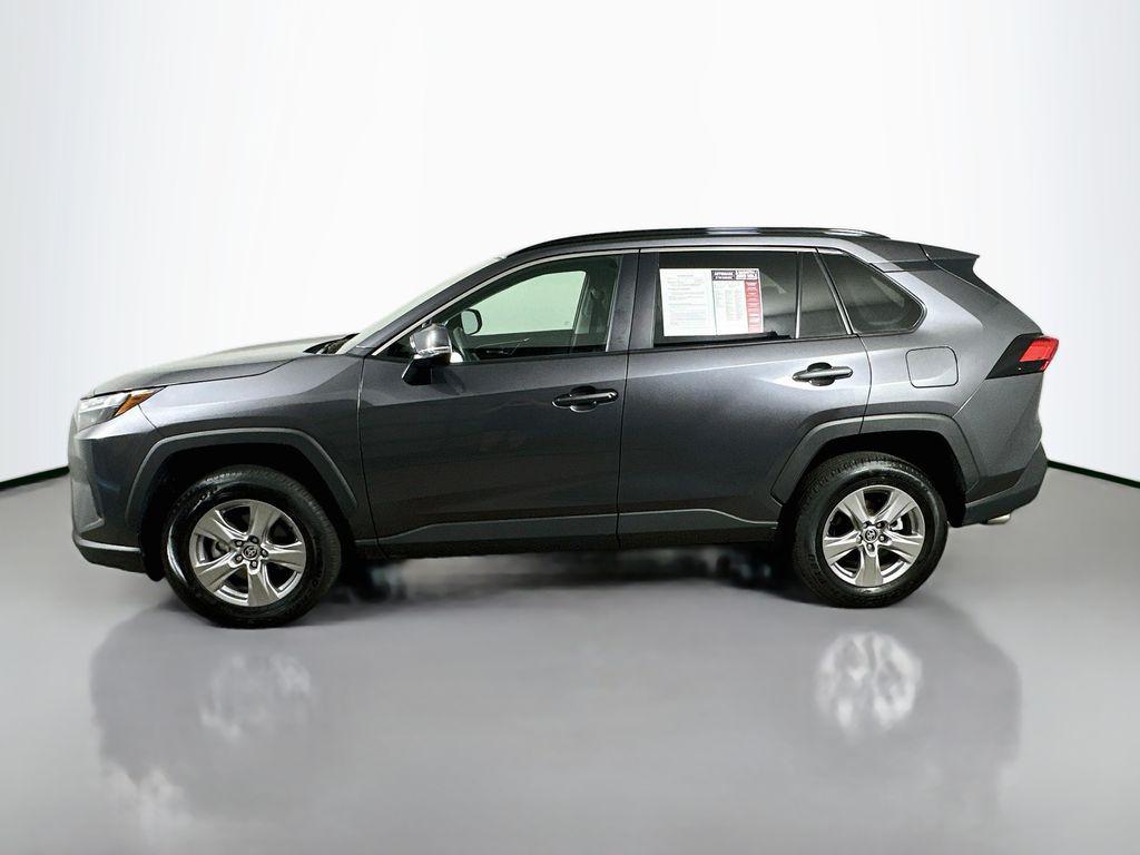 صورة 5 لـ 2025 Toyota RAV4 XLE