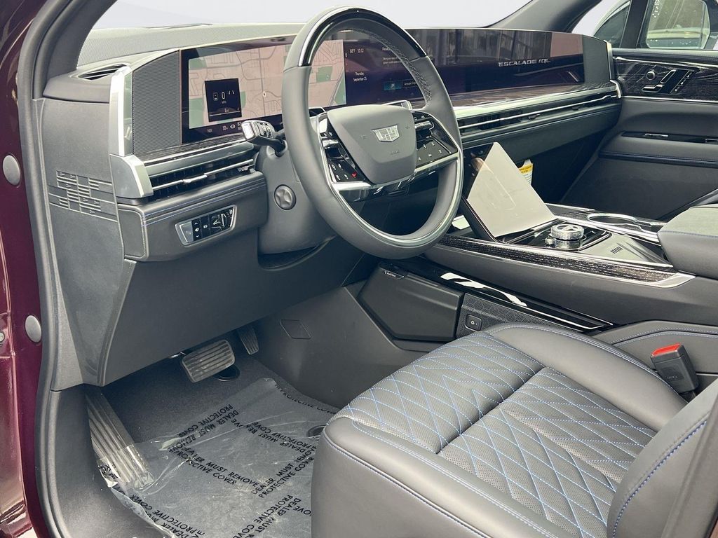 صورة 9 لـ 2026 Cadillac ESCALADE IQL LUXURY
