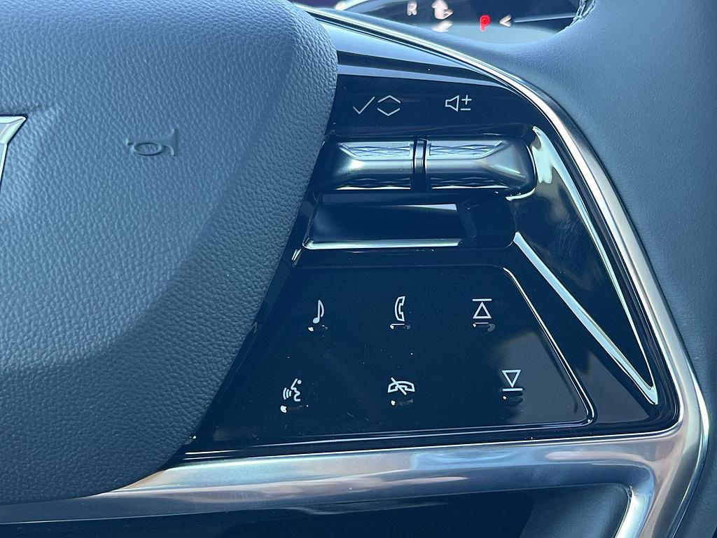 صورة مصغرة 14 لـ 2026 Cadillac ESCALADE IQ LUXURY