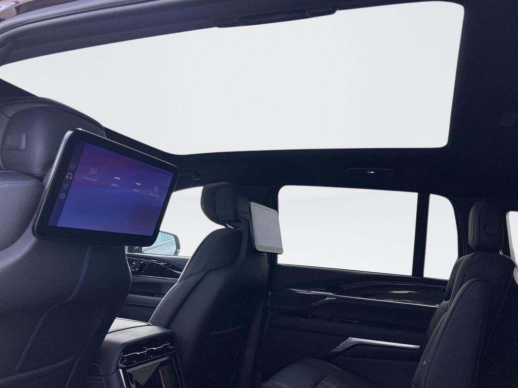 صورة مصغرة 29 لـ 2026 Cadillac ESCALADE IQ SPORT