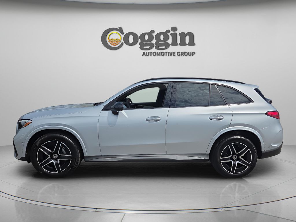 2026 Mercedes-BENZ GLC photo 2