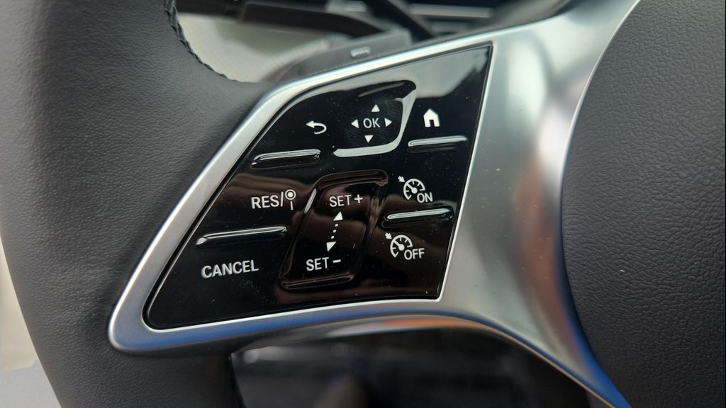 2026 Mercedes-BENZ C-CLASS — миниатюра 24
