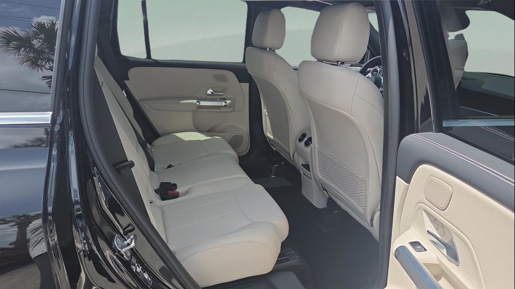 2026 Mercedes-BENZ GLB 缩略图 17