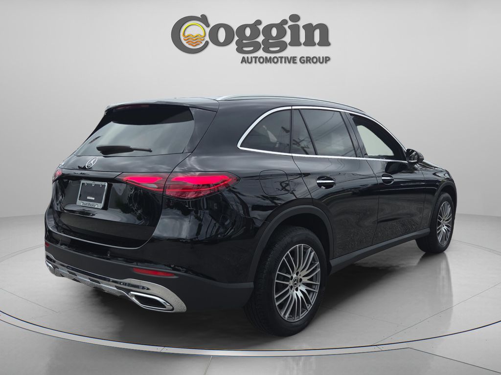 2026 Mercedes-BENZ GLC photo 7