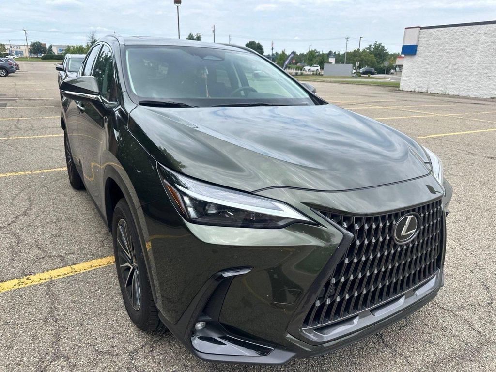 2025 Lexus NX 350H AWD — фото 2
