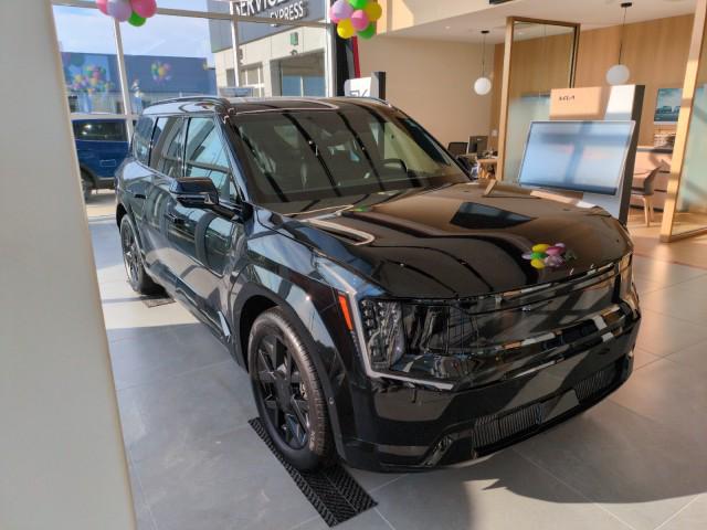 New 2026 Kia EV9 Land