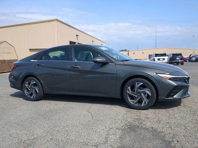 New 2026 Hyundai ELANTRA Limited