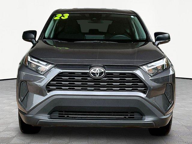 2023 Toyota RAV4 LE — фото 2