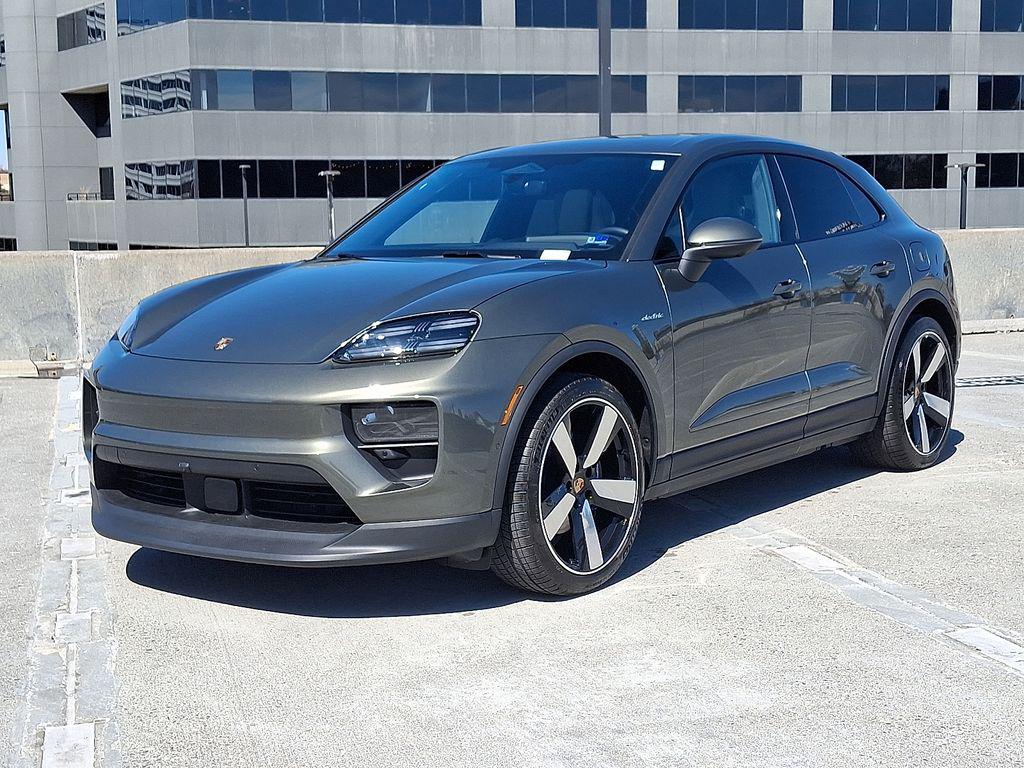 New 2026 Porsche Macan Macan Electric 4