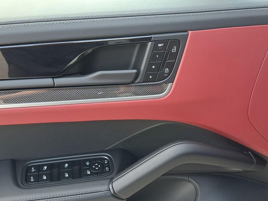 PORSCHE CAYENNE - 4