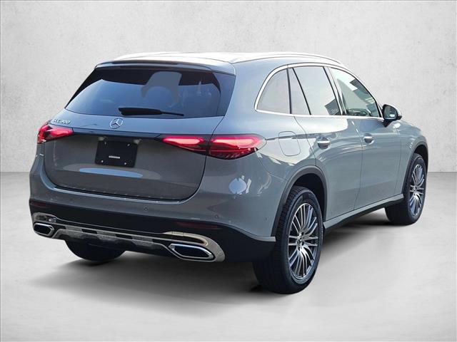 2027 Mercedes-BENZ GLC thumbnail 2