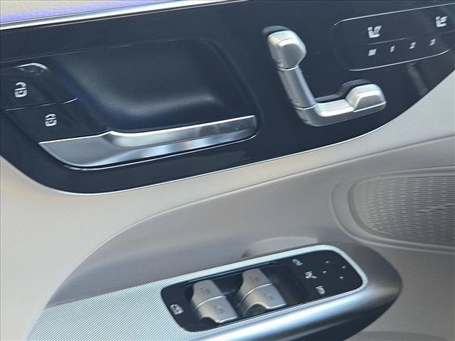 2026 Mercedes-BENZ GLC — миниатюра 15