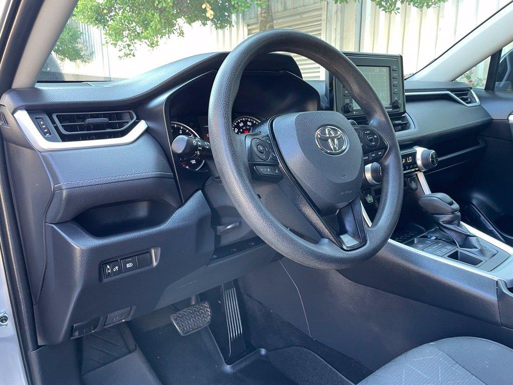 2021 Toyota RAV4 XLE 照片 10
