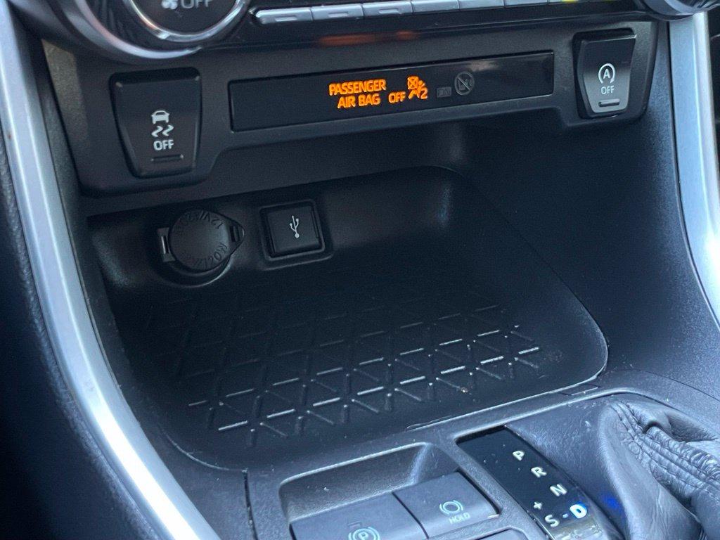 2021 Toyota RAV4 XLE 缩略图 21