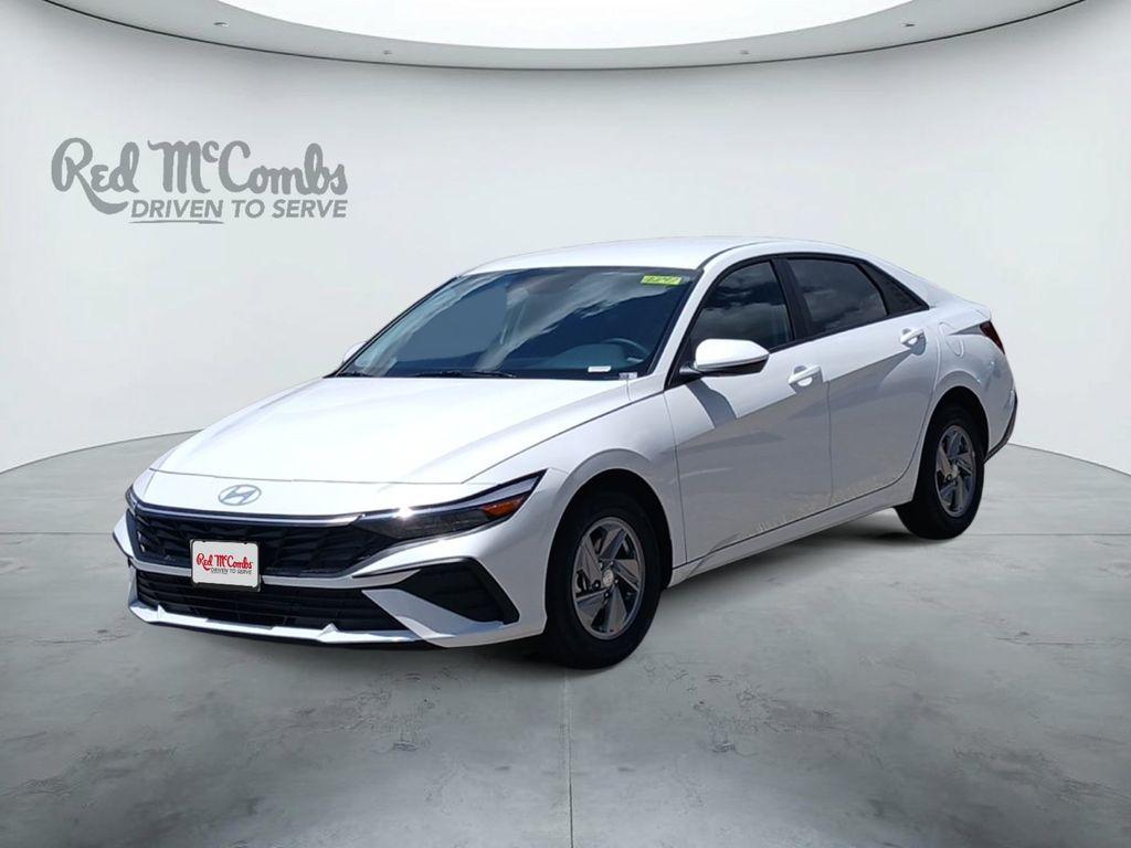 New 2026 Hyundai ELANTRA SE