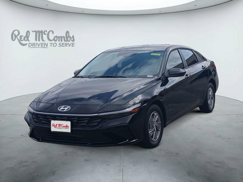 New 2026 Hyundai ELANTRA SE