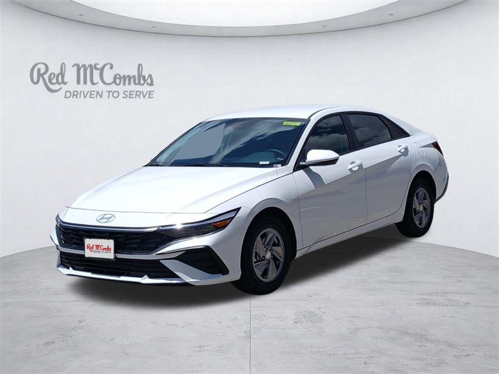 New 2026 Hyundai ELANTRA SE
