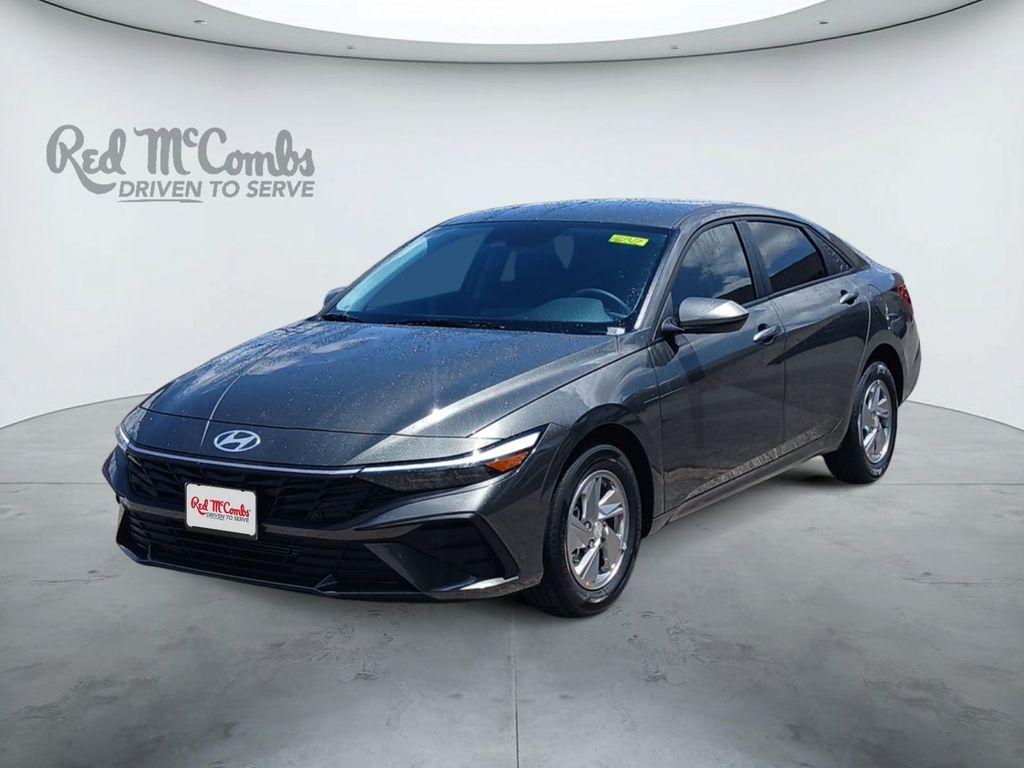New 2026 Hyundai ELANTRA SE