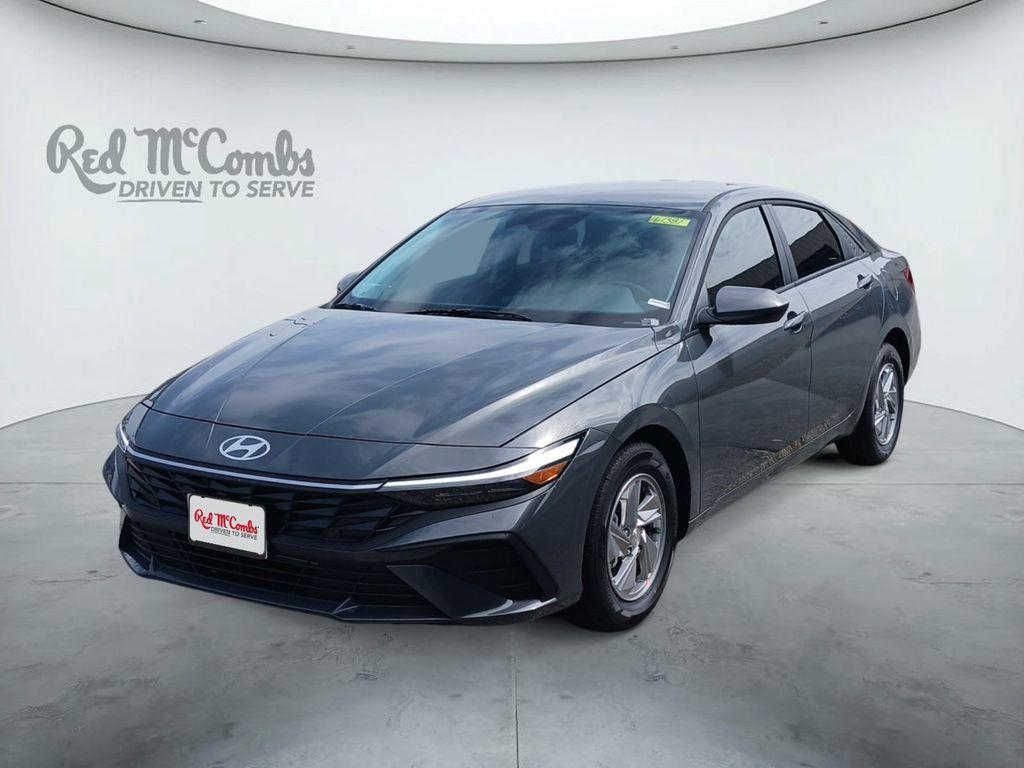 New 2026 Hyundai ELANTRA SE