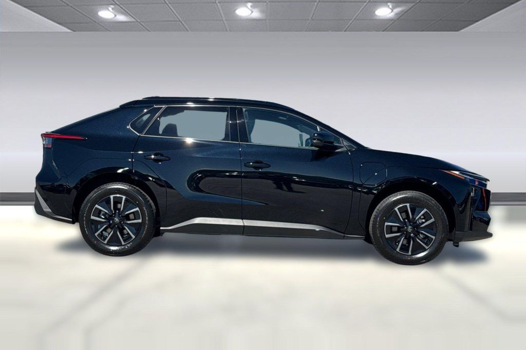 صورة 8 لـ 2026 Toyota BZ LIMITED