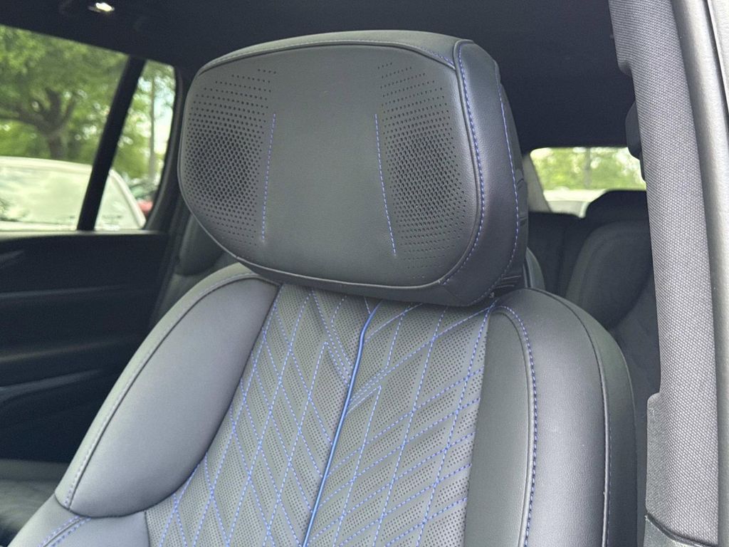 2026 Cadillac ESCALADE IQ SPORT 缩略图 14