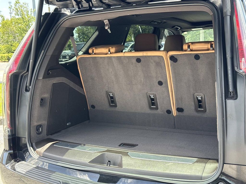2023 Cadillac ESCALADE SPORT thumbnail 30