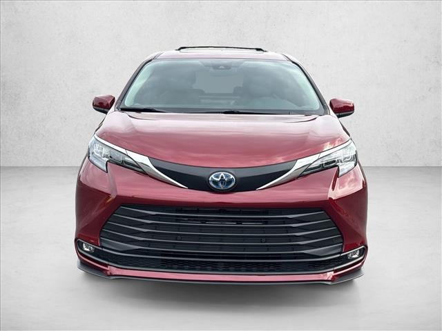 2025 Toyota SIENNA XLE 照片 2