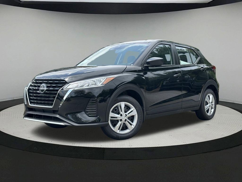 New 2025 Nissan Kicks S