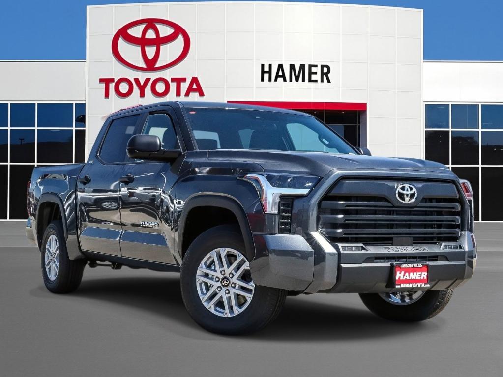 New 2026 Toyota Tundra SR5