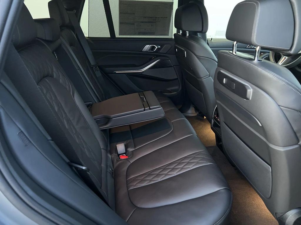 2026 BMW X5 M60I — миниатюра 13