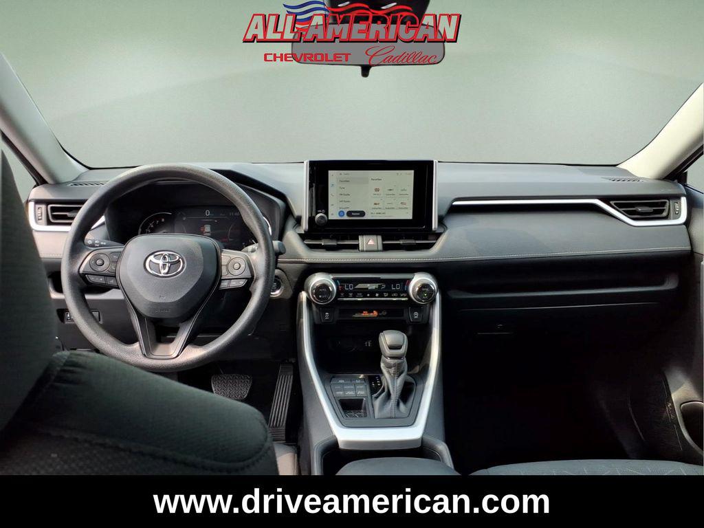 2025 Toyota RAV4 XLE thumbnail 33