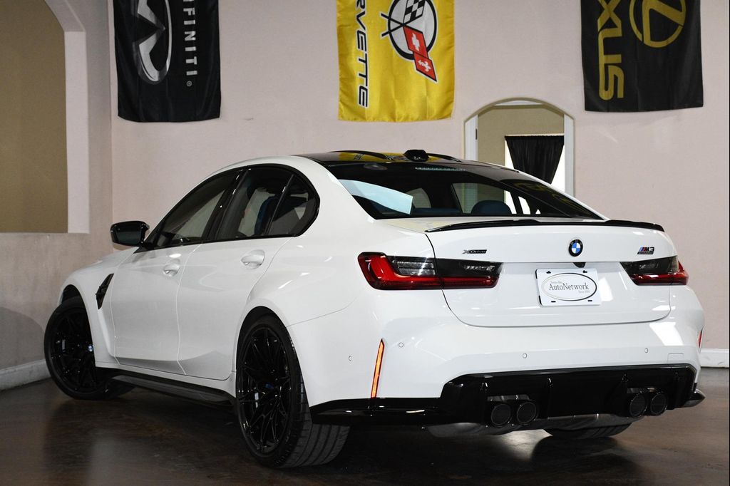 صورة 6 لـ 2025 BMW M3 COMPETITION XDRIVE